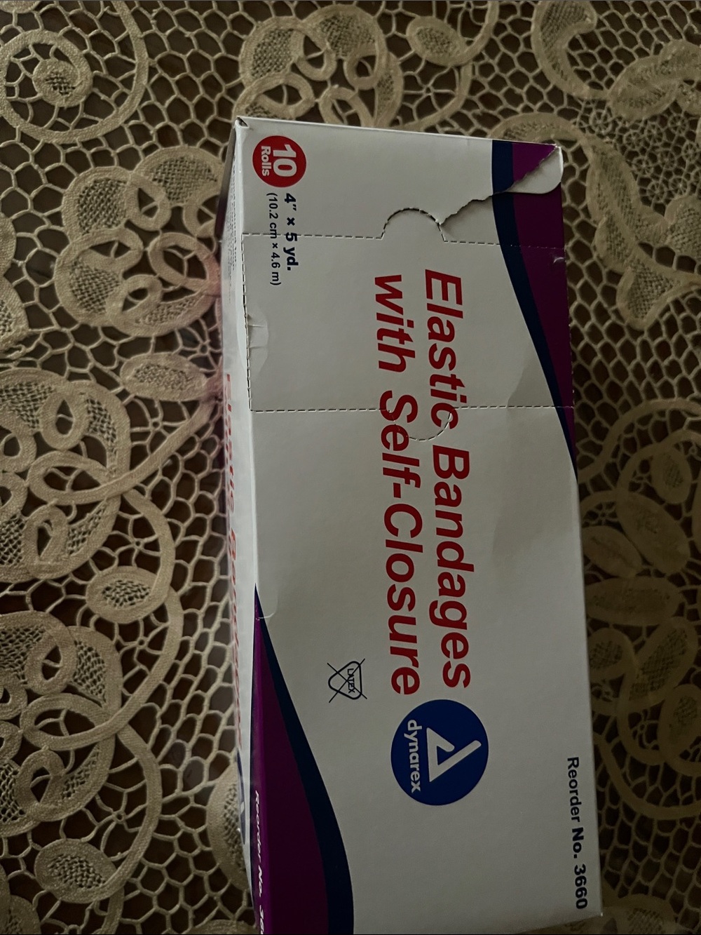 Elastic bandages with self closure